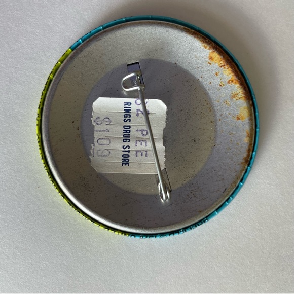 Vintage Garfield “ have a nice day” pin - Picture 2 of 2